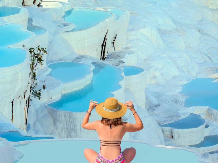 Pamukkale Tour from Bodrum – Discover Türkiye’s UNESCO Wonder & Thermal Springs